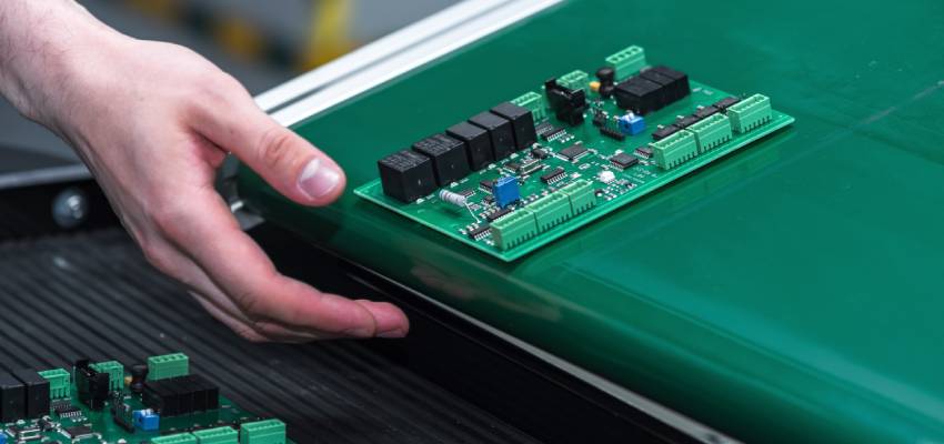 
Embedded custom PCB hardware design